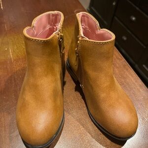 Boots for toddlers boys size 8.